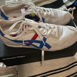 Onitsuka tiger sneakers…Brand new 38/5